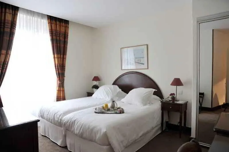 Hotell Waldorf Montparnasse 3*
