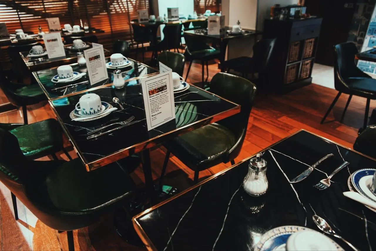 Waldorf Montparnasse Otel 3*