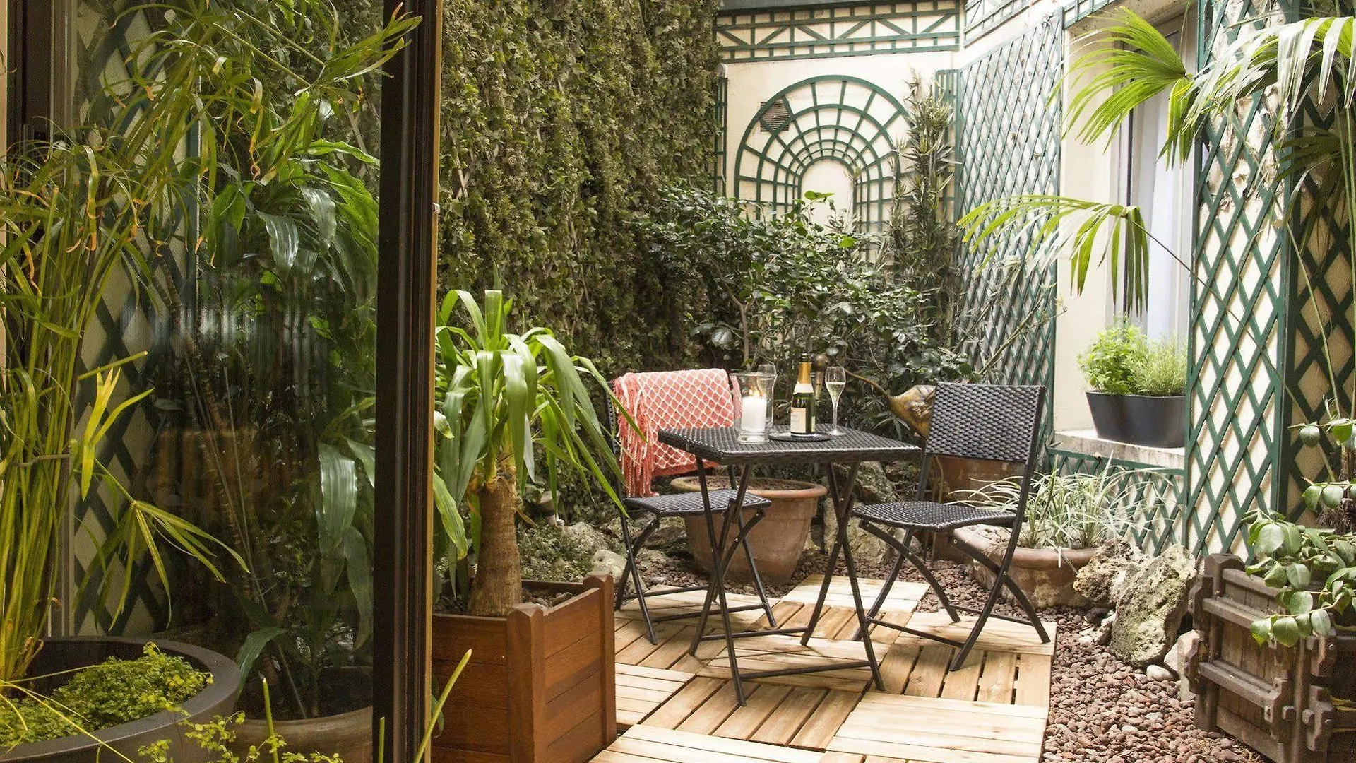 Waldorf Montparnasse Hotel
