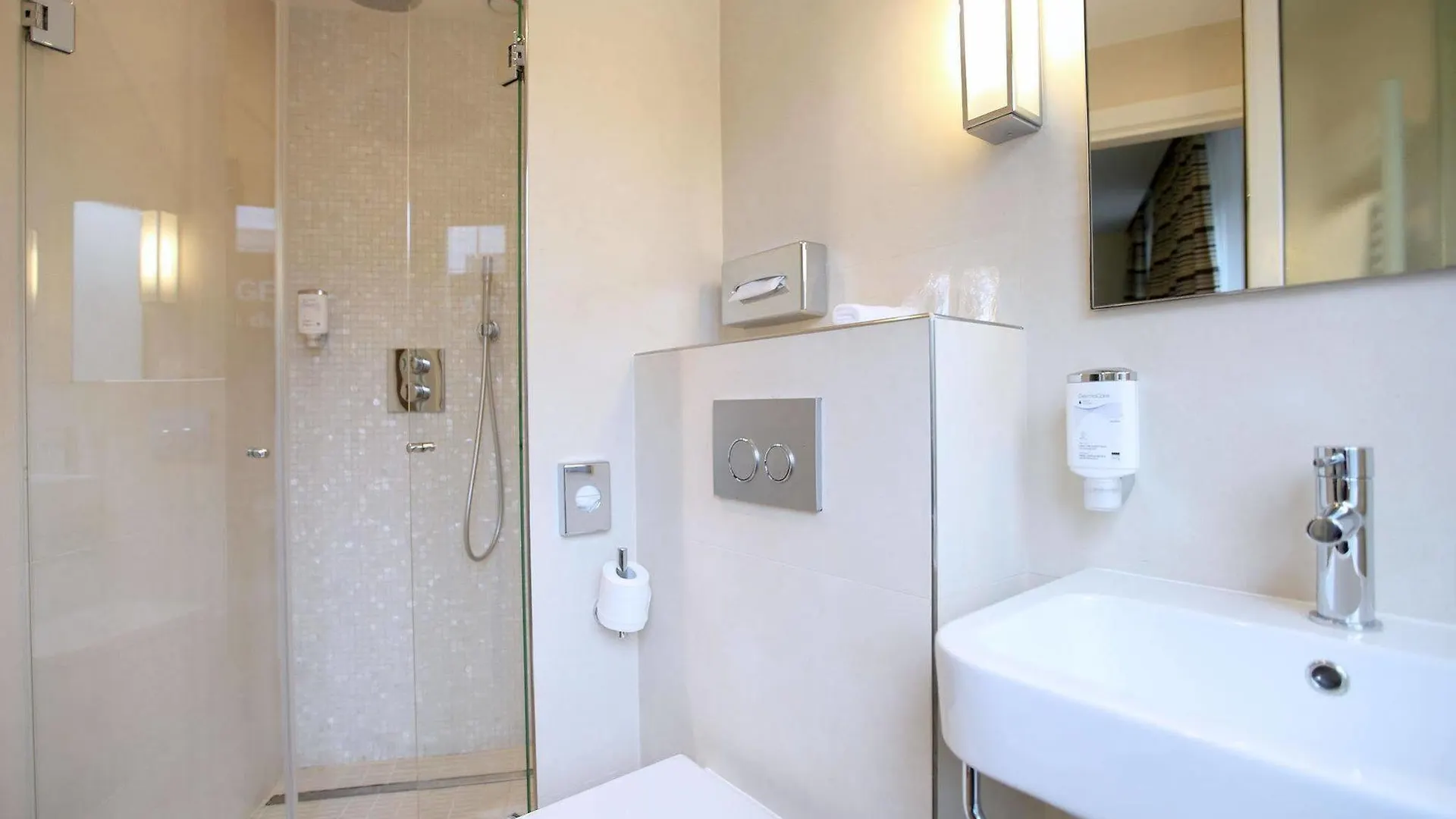 Hotel Waldorf Montparnasse 3*